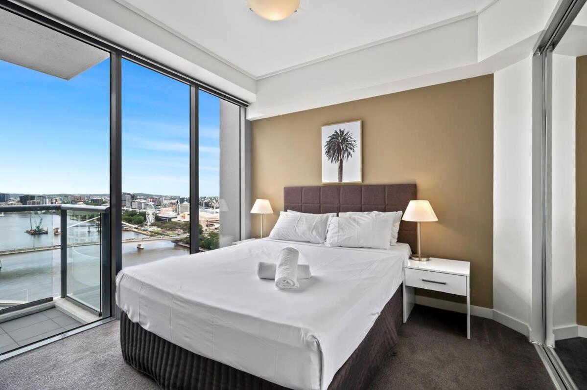 City Living - Brisbane River-View 2 Bedroom Apt Exterior photo